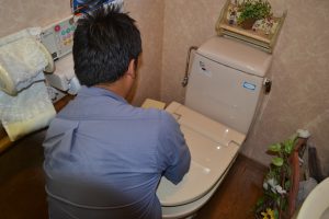 宮崎市　リフォーム　トイレ　固定具外し