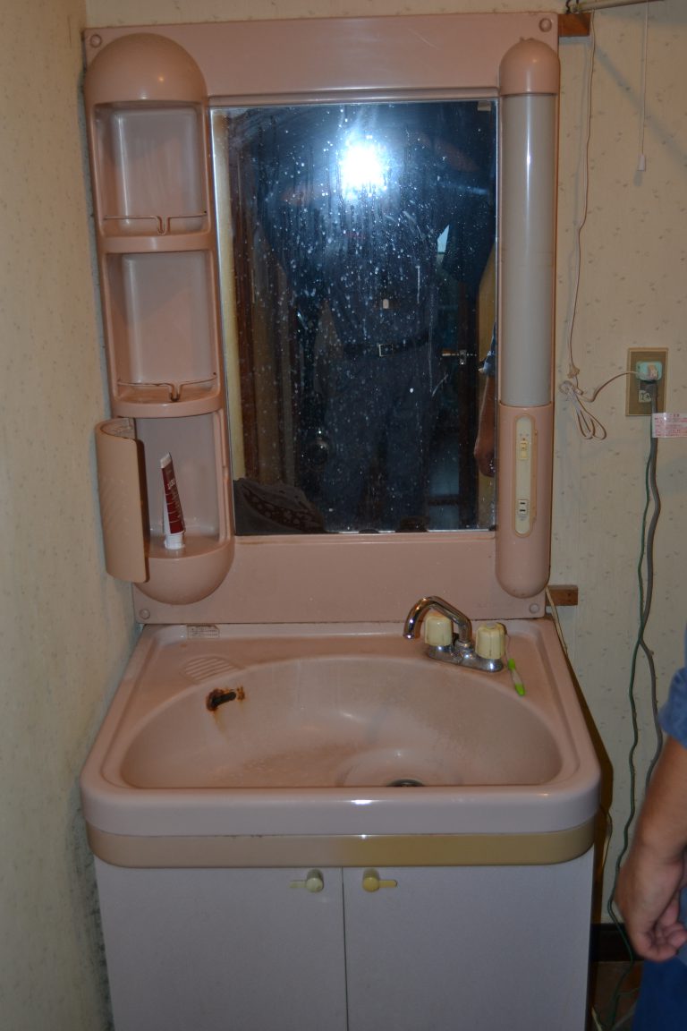 宮崎市 リフォーム 施工前 洗面化粧台