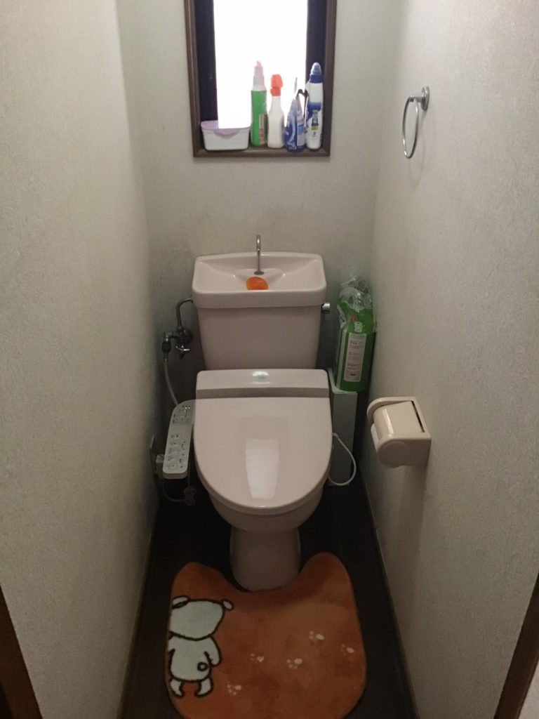 トイレリフォーム施工前