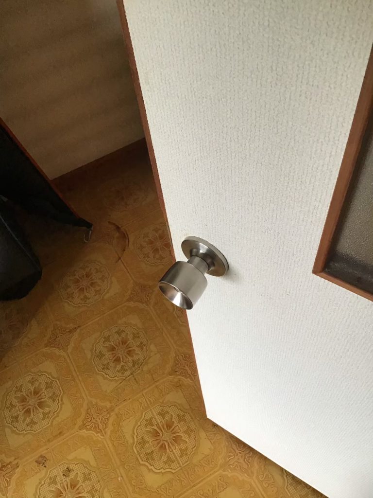 ドアノブ取替施工後