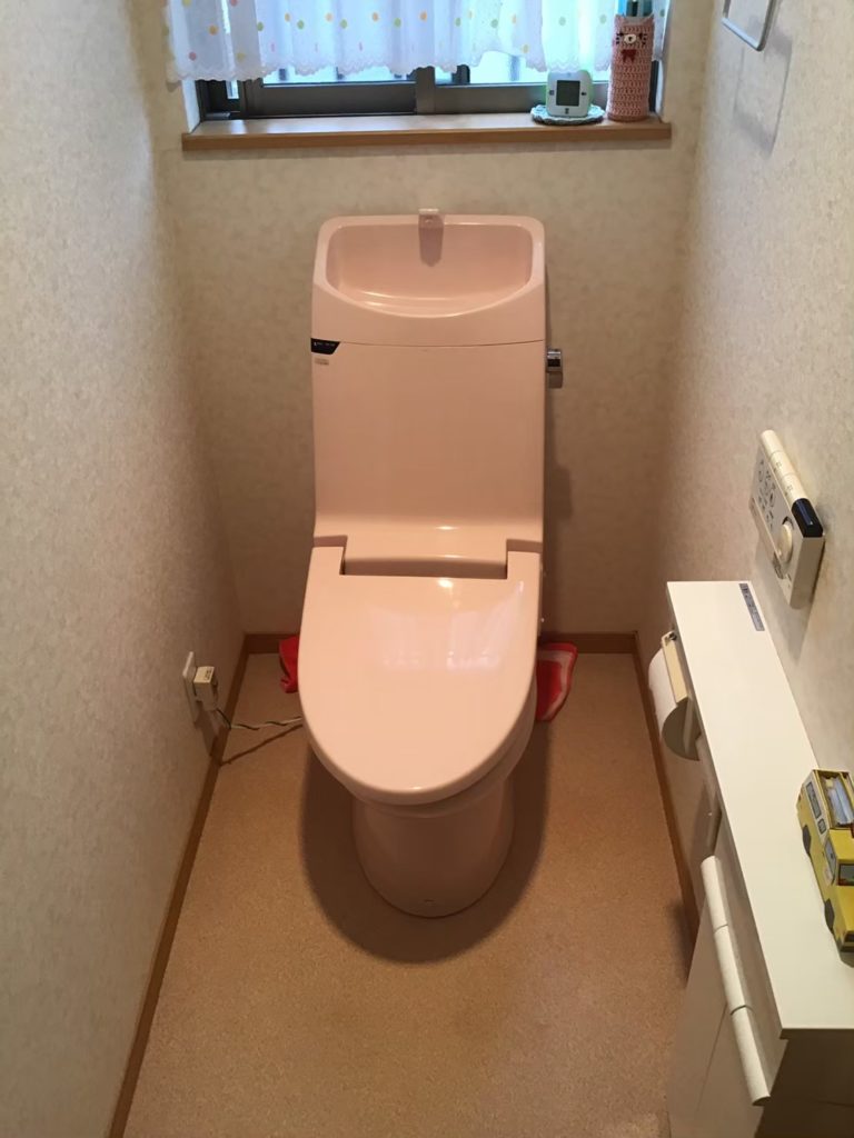 トイレリフォーム施工前