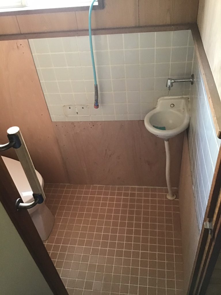 トイレリフォーム施工前