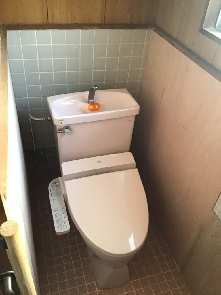 トイレリフォーム施工前