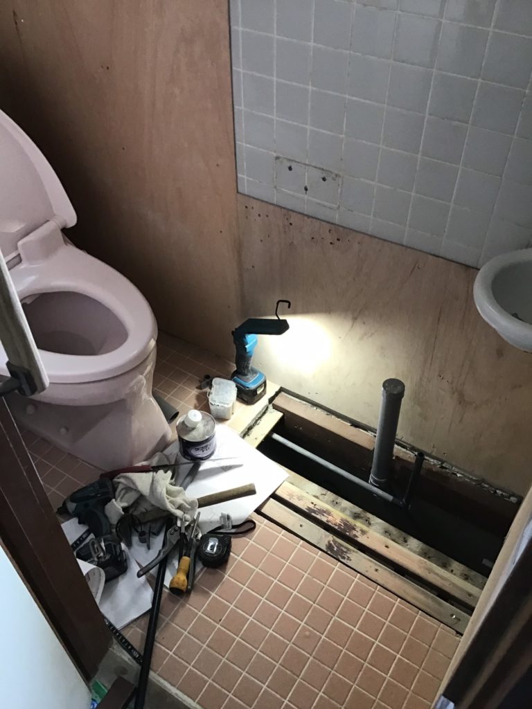 トイレリフォーム施行中