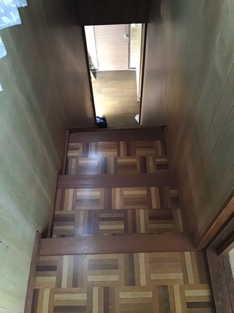 階段手すり取付前