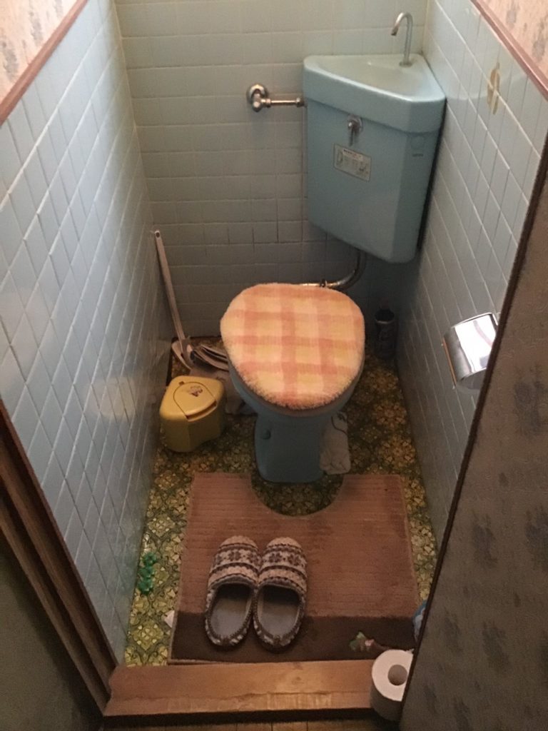 トイレリフォーム施工前