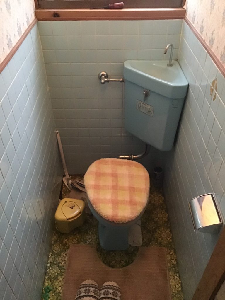 トイレリフォーム施工前