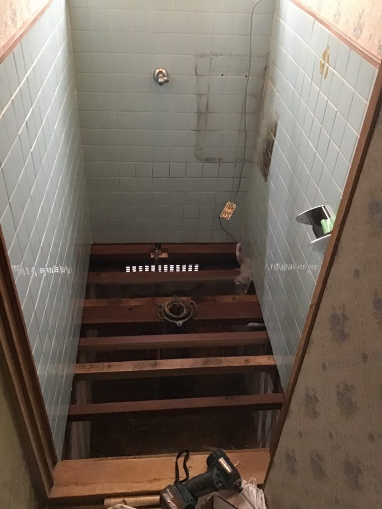 トイレリフォーム施行中