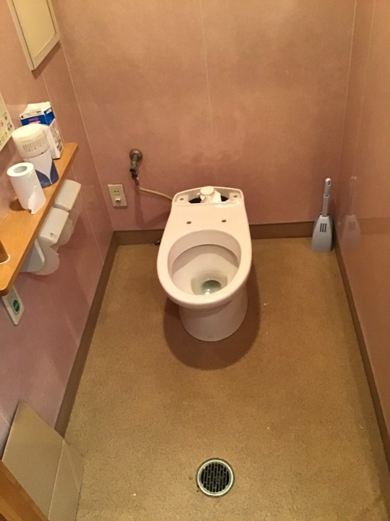 トイレリフォーム施工前