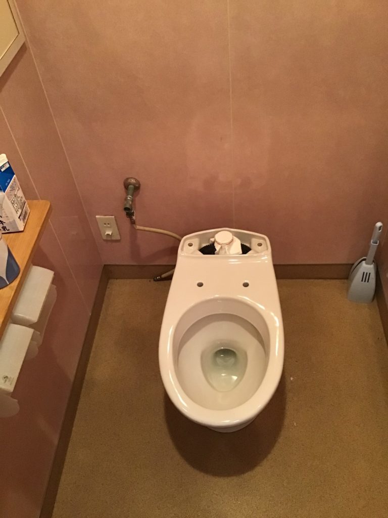 トイレリフォーム施工前