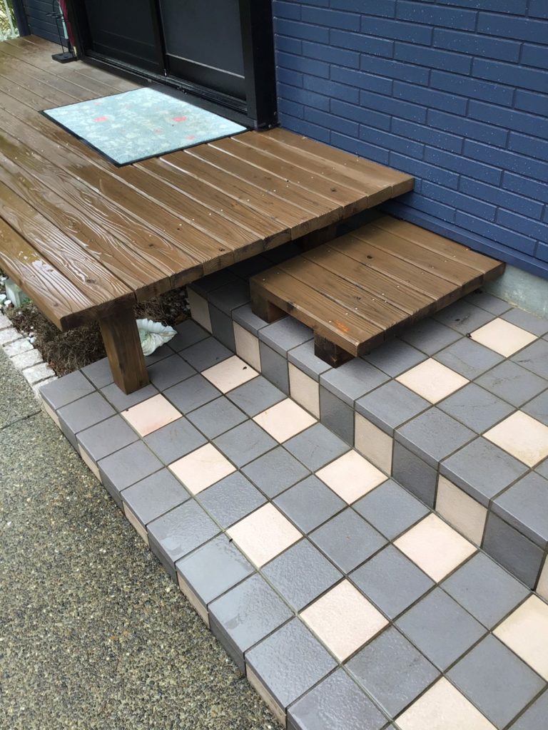 ウッドデッキ階段手すり取付前