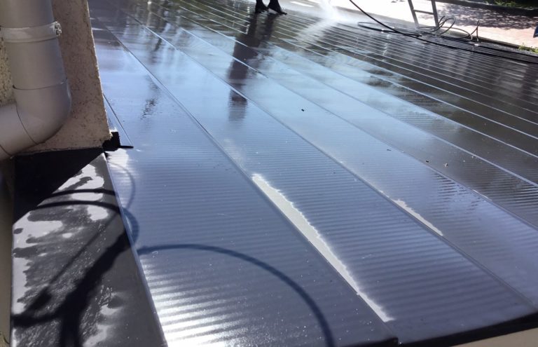 屋根塗装施工後