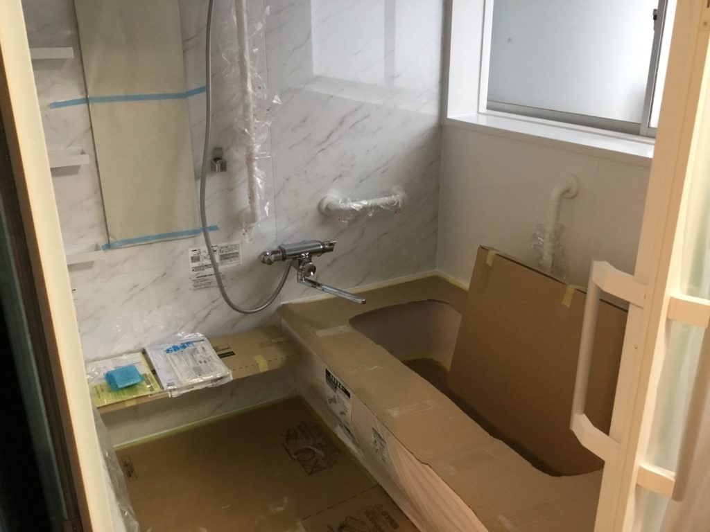バスリフォーム施工中
