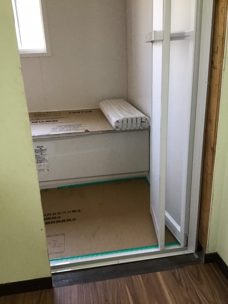 バスリフォーム施工中