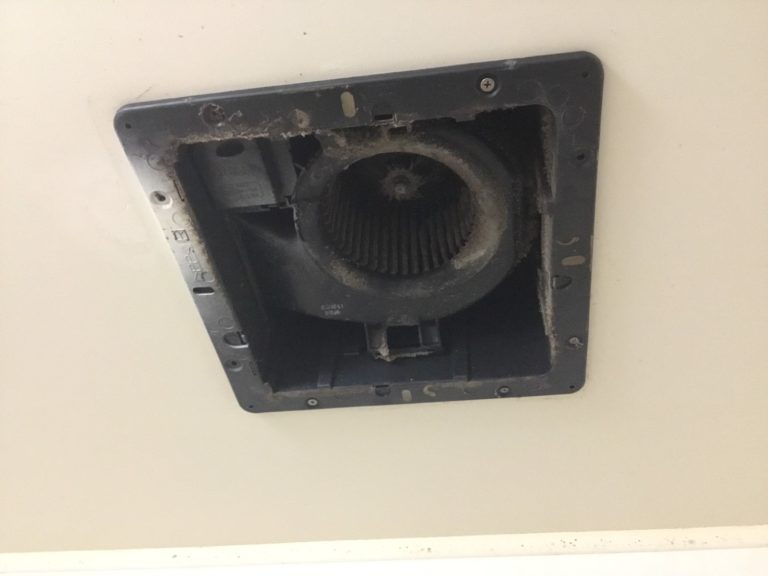 浴室換気扇交換作業前