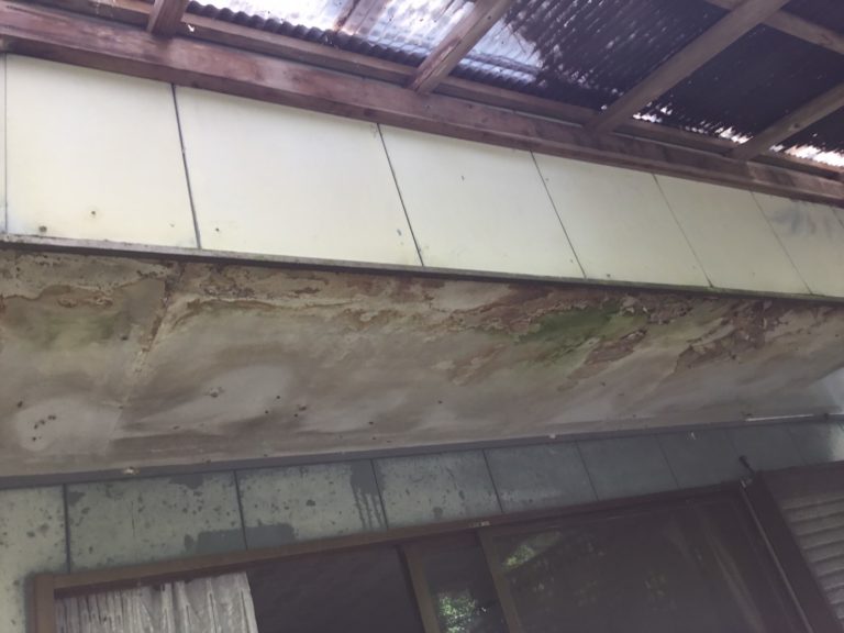 ベランダ内雨漏り補修工事施工前