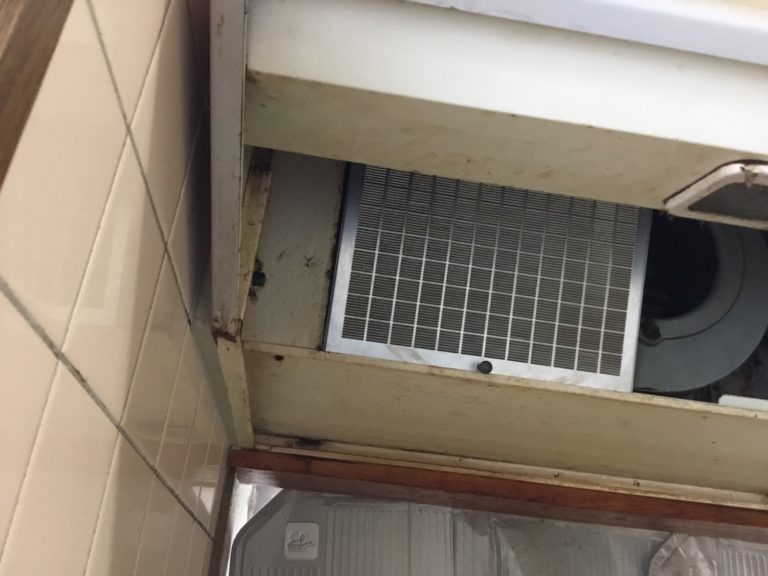 レンジフード交換前