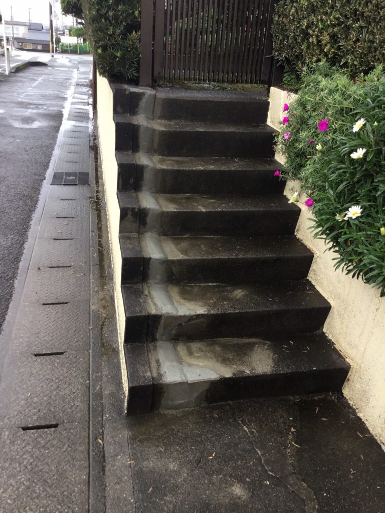 階段モルタル補修工事施工後