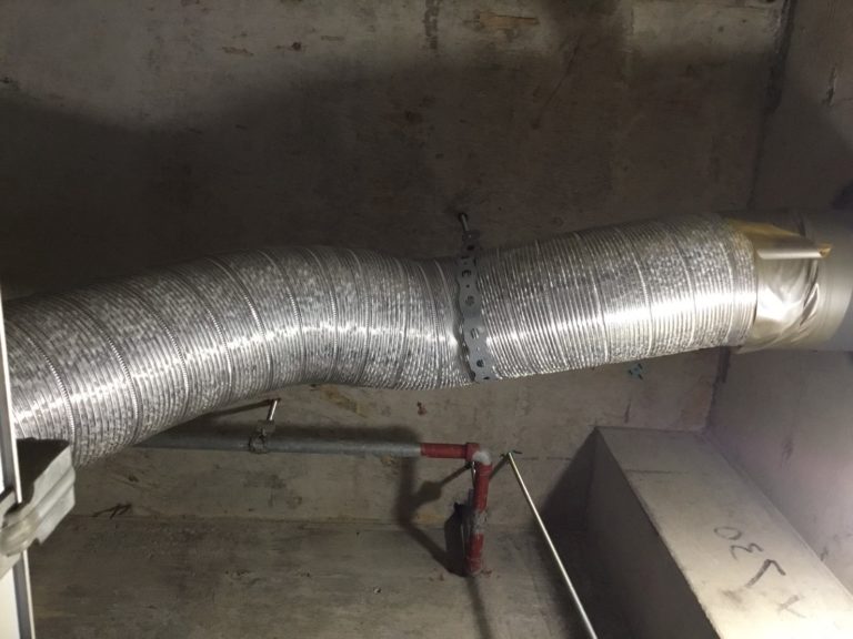 給湯室換気扇交換施工前