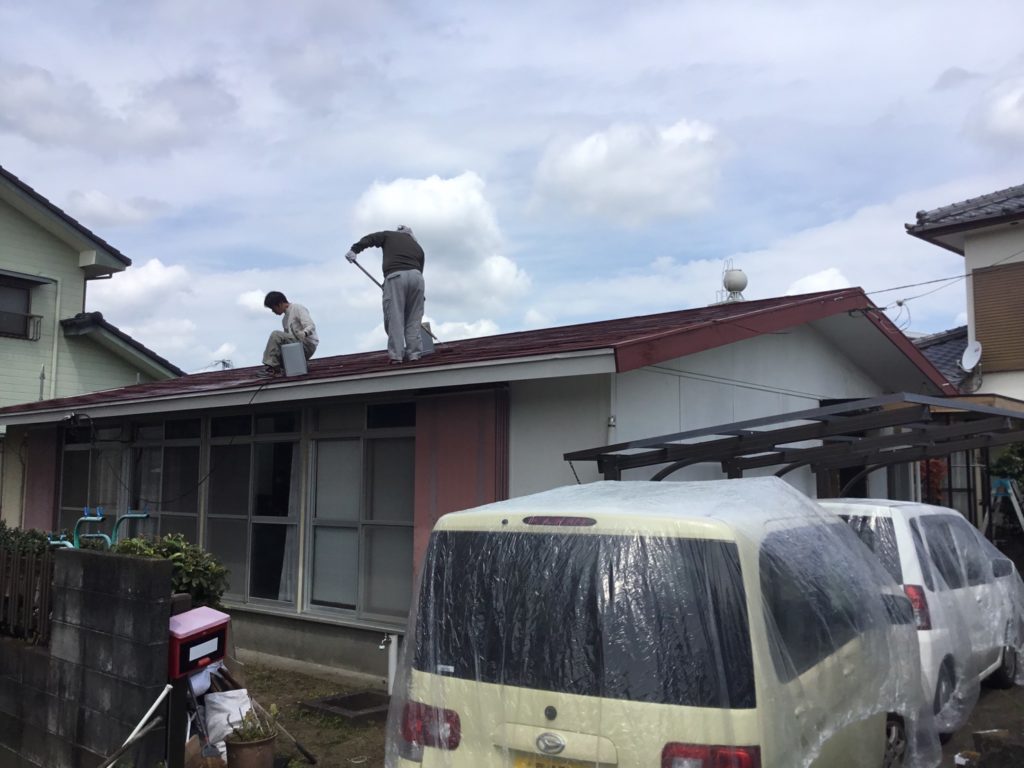 雨漏り補修施工中
