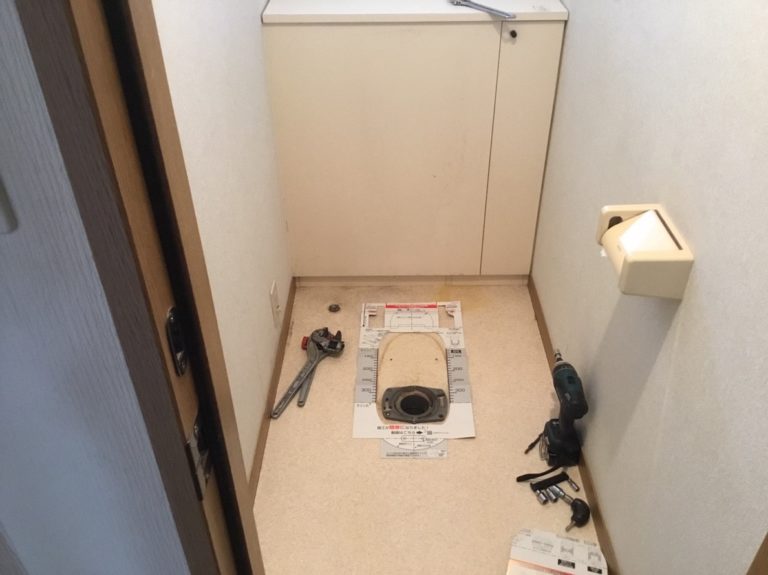 トイレリフォーム施工中