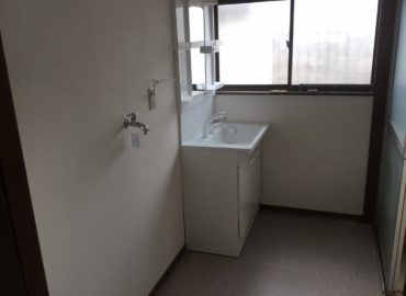 宮崎市の洗面脱衣所クロス・CF貼替