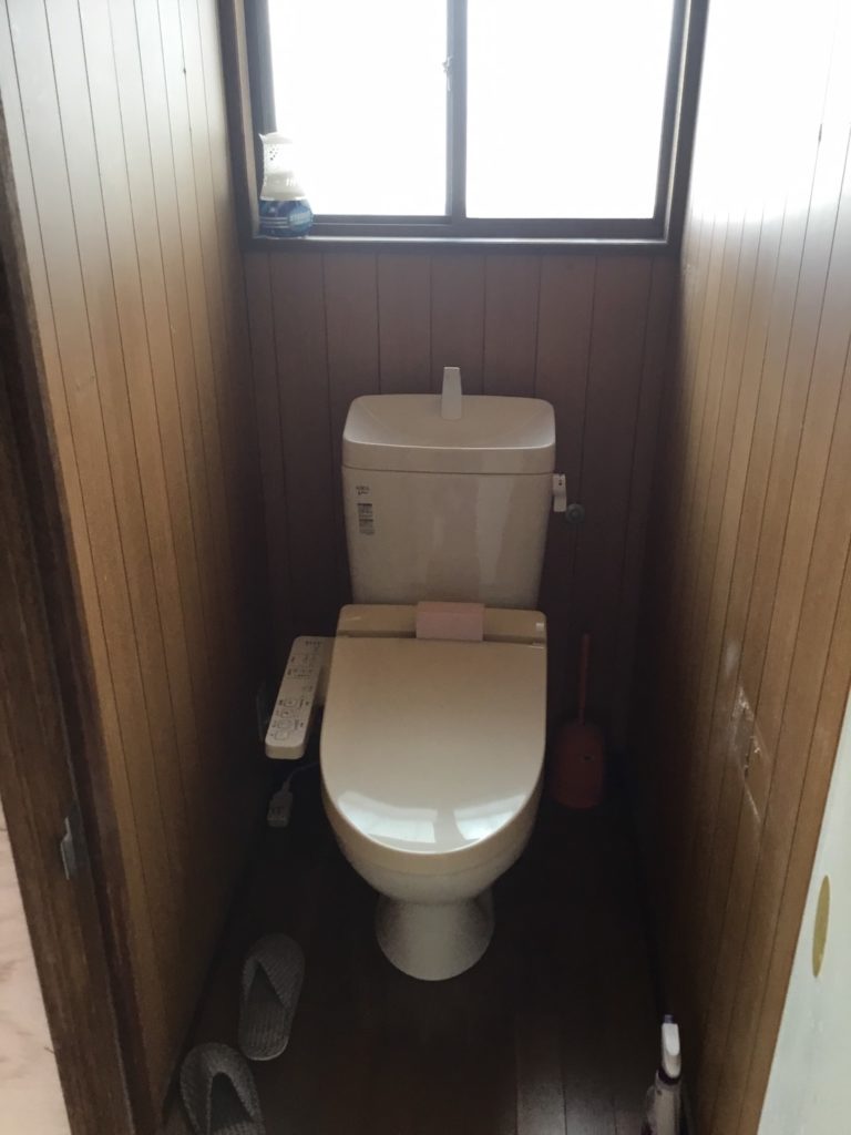 トイレリフォーム施工前