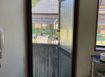 勝手口網戸取替